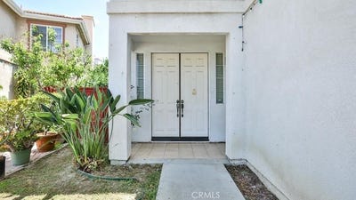 /international/us/10760-elm-cir-stanton-ca-110100915474/