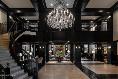 /international/us/2100-w-frostwood-boulevard-park-city-ut-110108490624/