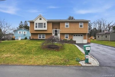 /international/us/209-summit-drive-new-windsor-ny-110106581199/