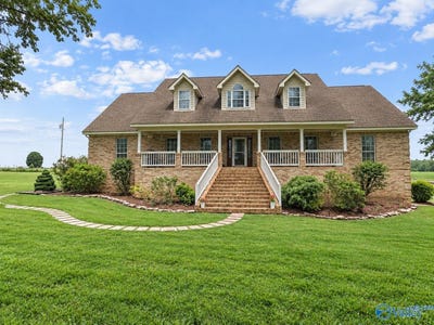 /international/us/1410-county-road-1716-holly-pond-al-110119529344/