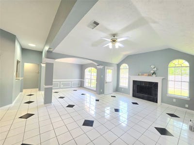 /international/us/13618-sablegrove-lane-houston-tx-110108108150/