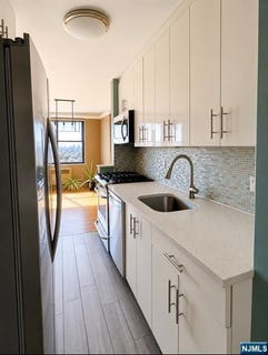 /international/us/500-central-avenue-union-city-nj-110108345615/