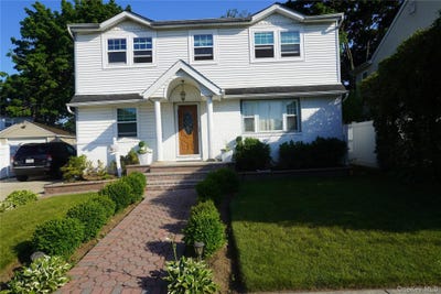/international/us/738-decatur-street-uniondale-ny-110119426209/