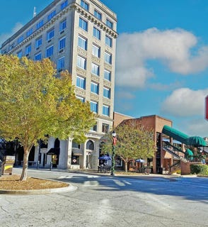 /international/us/327-main-greenwood-sc-110108195796/
