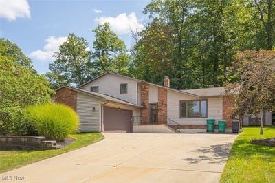/international/us/1450-driftwood-drive-seven-hills-oh-110101474748/