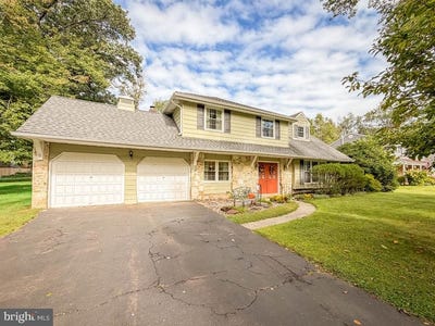 /international/us/385-saly-road-yardley-pa-110120084896/
