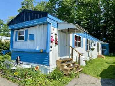 /international/us/13-brookside-drive-pittston-me-110100202776/
