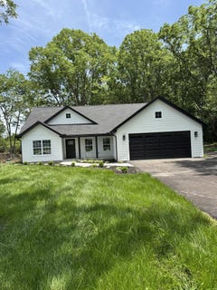 /international/us/6675-bethelville-drive-new-carlisle-oh-110100271022/