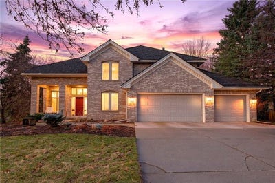 /international/us/4285-rosewood-lane-n-plymouth-mn-110107153360/