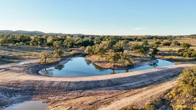 /international/us/6540-cr-409-valley-spring-tx-110107053874/