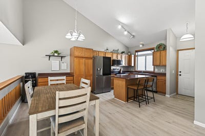 /international/us/635-35th-street-w-hastings-mn-110108383398/