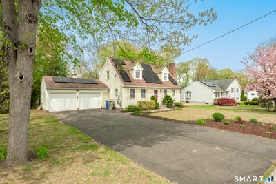 /international/us/75-village-street-bristol-ct-110107748165/