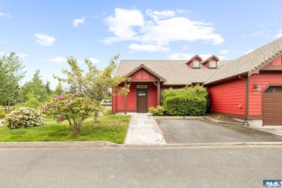 /international/us/2607-plum-court-b-port-angeles-wa-110107937548/