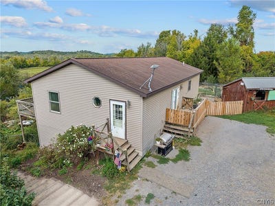 /international/us/693-masters-road-elbridge-ny-110106820025/