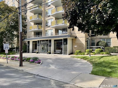 /international/us/1-strawberry-hill-court-stamford-ct-110107728027/