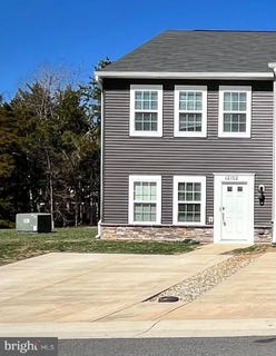 /international/us/12102-bowling-farm-court-fredericksburg-va-110106556091/
