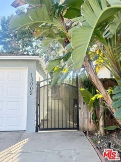 /international/us/18002-collins-st-encino-ca-110107058912/