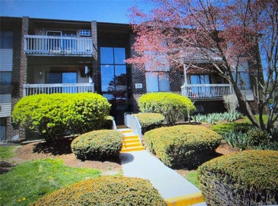 /international/us/320-country-club-lane-pomona-ny-110110407141/
