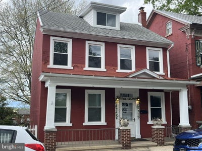 /international/us/311-w-high-street-womelsdorf-pa-110108090527/