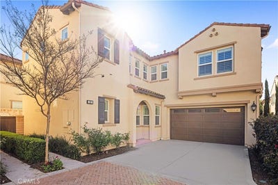/international/us/15-torosa-lake-forest-ca-110110256927/