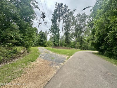 /international/us/116-robins-lake-road-natchez-ms-110108984856/