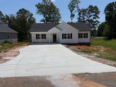 /international/us/166-plant-drive-appomattox-va-110100427199/