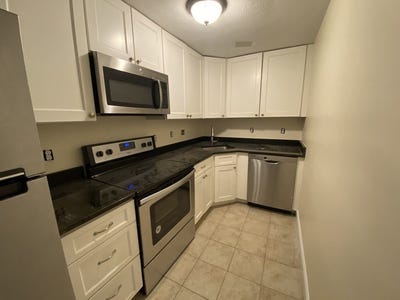 /international/us/217-kent-brookline-ma-110106670413/