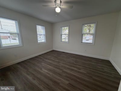 /international/us/196-n-broadway-pennsville-nj-110107418110/