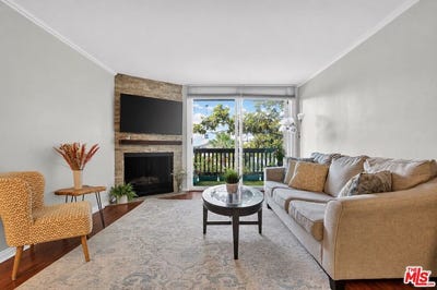 /international/us/5003-westpark-dr-north-hollywood-ca-110108207389/