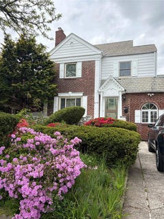 /international/us/6240-cromwell-crescent-rego-park-ny-110108693831/