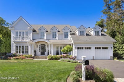 /international/us/8-holly-tree-lane-rumson-nj-110109065476/