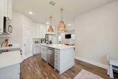 /international/us/8442-jay-street-white-settlement-tx-110108588396/