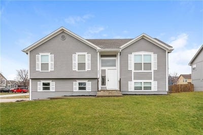 /international/us/502-sunny-lane-raymore-mo-110108692541/