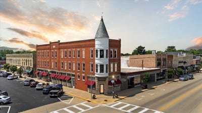 /international/us/1035-1st-center-avenue-brodhead-wi-110101177804/