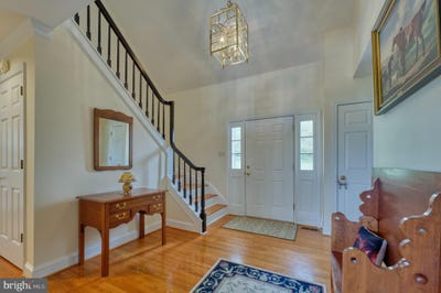 /international/us/36181-foxlore-farm-lane-round-hill-va-110091755283/?lang=fr
