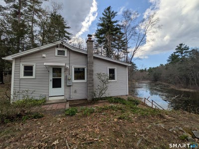 /international/us/414-salmon-brook-street-granby-ct-110107631385/