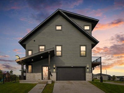 /international/us/4187-barbaro-ave-iowa-city-ia-110120531137/