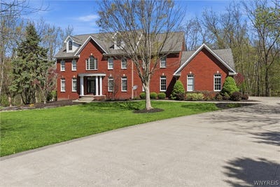 /international/us/16-woodstream-trail-orchard-park-ny-110107807941/