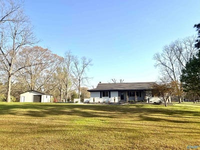 /international/us/3270-hall-drive-southside-al-110106496109/