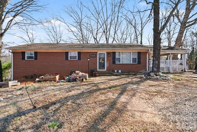 /international/us/508-pineywood-road-thomasville-nc-110106769376/