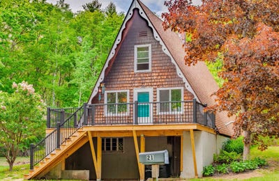 /international/us/21-hoadley-road-belmont-nh-110108491159/