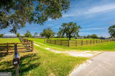 /international/us/266-farm-rd-st-george-ga-110109052907/