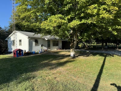 /international/us/1466-webb-road-russell-springs-ky-110094670324/