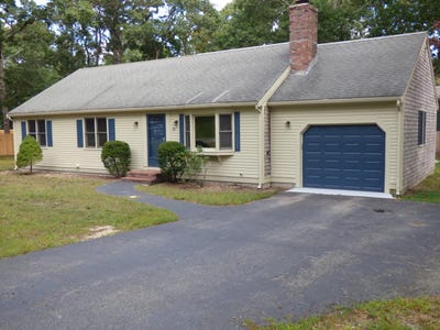 /international/us/35-pequot-road-mashpee-ma-110110319627/