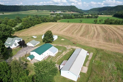 /international/us/47298-honey-farm-road-gays-mills-wi-110101479561/