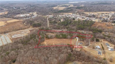 /international/us/wellhouse-drive-walnut-cove-nc-110105956999/