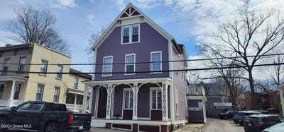 /international/us/74-caroline-street-saratoga-springs-ny-110108193998/