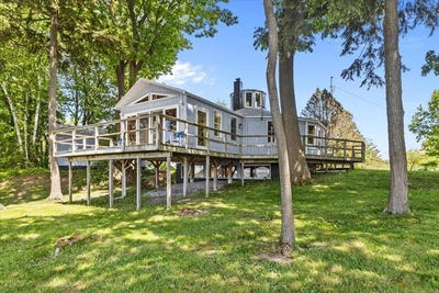 /international/us/144-lakewood-drive-swanton-vt-110100308114/