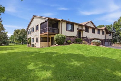/international/us/5591-donegal-drive-shoreview-mn-110108956901/