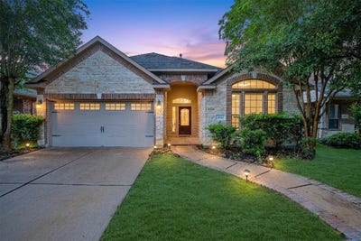 /international/us/18843-cove-pointe-drive-cypress-tx-110107551191/
